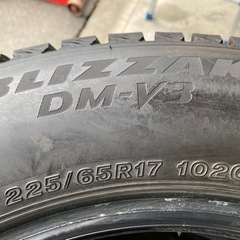 BSスタッドレスタイヤ　車のパーツ タイヤ、ホイール