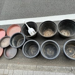 目黒駅、五反田駅等　植木鉢、皿、メーカーバラバラ