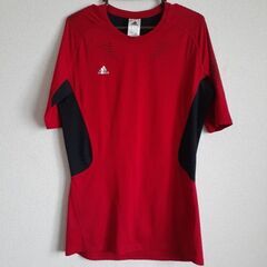 adidasシャツ