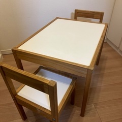 IKEA 子供用テーブルイス　セット