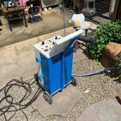 プロ用　バッテリー充電機