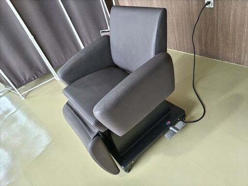 シャンプー椅子 電動式 大広】B-111の卸・通販 | ビューティガレージ