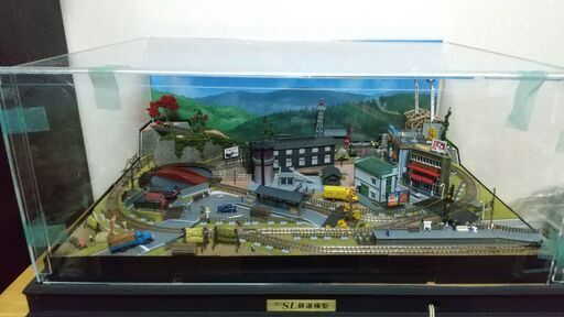 値下げしました。完成 週刊SL鉄道模型 Nゲージ ジオラマ 動作確認済 手動転車台付 ポイント3か所 専用パワーパック付 ジオコレ ストラクチャー レイアウト
