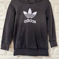 adidas トレーナー100