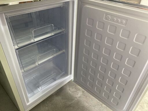 2022年製ノンフロン冷凍冷蔵庫　オーヤマ製　PRR-142D-W Amazon.co.jp: アイリスプラザ 冷蔵庫 130L 一人暮らし おしゃれ