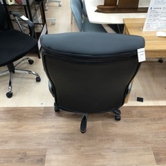重厚感のあるオフィスチェアのご紹介