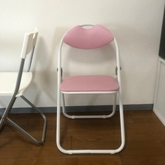 パイプ椅子ピンク