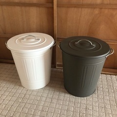 IKEA    ふた付きゴミ箱　40L