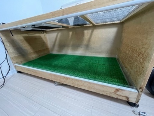 爬虫類用ケージ幅120センチ