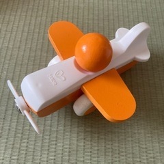 Hape 木製おもちゃ　飛行機