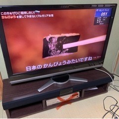 ①　テレビ　スピーカー付テレビ台　セット