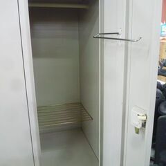 ③ ※扉に歪み箇所アリ UCHIDA スチールロッカー 6人用 幅90×奥行51.5×高さ179cm 3列2段 オフィス家具 事務所 ウチダ 苫小牧西店 ③ ※扉に歪み箇所アリ UCHIDA スチールロッカー 6人用 幅90×