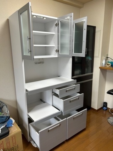 食器棚　キッチン収納　カップボード　ホワイト×グレー　しっかりしてる