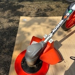 取引中です。充電式草刈り機