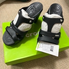【場所変更要相談】靴 サンダル crocs 23.0〜23.5cm 黒