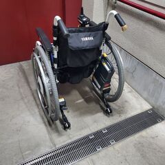 輸送します。YAMAHA 電動車椅子 XOF1-Sタイプ