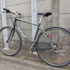 GIANT　ESCAPE　　ジャイアント　エスケープ　クロスバイクです。　前後タイヤ新品交換済みです。　