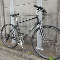 GIANT　ESCAPE　　ジャイアント　エスケープ　クロスバイクです。　前後タイヤ新品交換済みです。　