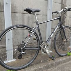 GIANT　ESCAPE　　ジャイアント　エスケープ　クロスバイクです。　前後タイヤ新品交換済みです。　