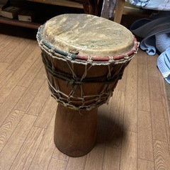アフリカの楽器　ジャンベ