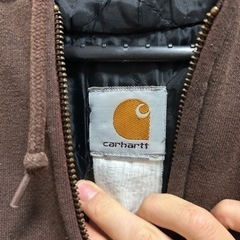 カーハートパーカーなどの大量の服とバックと靴