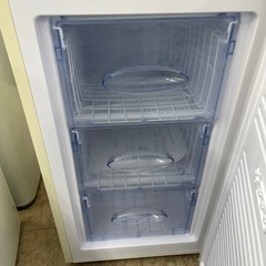 J3389 ★6ヶ月保証付★ A-Stage 1ドア レトロ冷凍庫  Grand Line 60L冷凍庫 ARE-F60LW レトロ調デザイン 2021年製 動作確認、クリーニング済み！流山市 中古冷蔵庫 冷凍庫 松戸市 中古冷蔵庫 冷凍庫 我孫子市 中古冷蔵庫 冷凍庫 船橋市 中古冷蔵庫 冷凍庫 守谷市 中古冷蔵庫 冷凍庫 取手市 中古冷蔵庫 冷凍庫