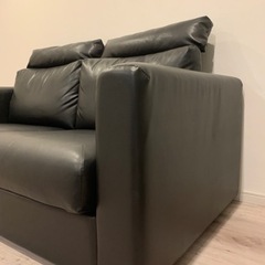 【東京都渋谷区】　IKEA イケア　ヘッドレスト付　2人掛け　ソファ　ブラック 東京都渋谷区】 IKEA イケア ヘッドレスト付 2人掛け ソファ ブラック