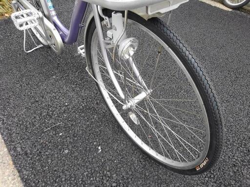 中古自転車３３１０　前後タイヤ新品！ブリヂストン　スーパーライト　２６インチ　ギヤなし　アルミフレーム　ダイナモライト　軽量お買い物自転車！　キッキーと音がならない後輪ローラーブレーキ 錆びにくい部品：ハンドル・リム・ドロヨケ・前かご・スポーク・リヤキャリア・スタンド・クランク 中古自転車3310 前後タイヤ新品！ブリヂストン スーパーライト