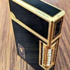 美品  VICTORY ガスライター　ゴールド＆ブラック　オニキス 骨董品レベル　蓋を開ける時のキーンという音が最高です。 いかなるネットで調べても同品はまず出てこないと思います。