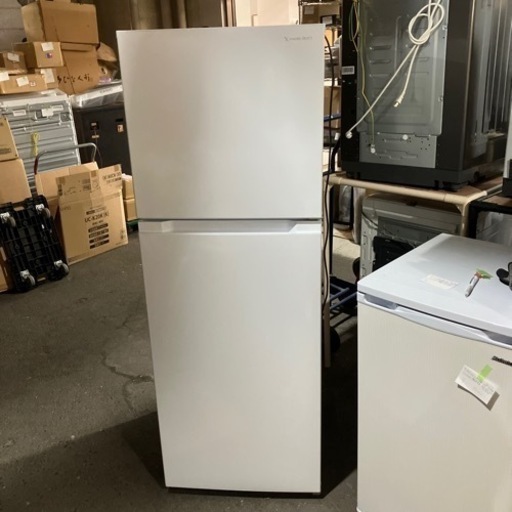 ロ2404-699 ノンフロン冷凍冷蔵庫 YRZ-F23H1 2022年製 236L 2ドア 右開き キズ汚れ有り