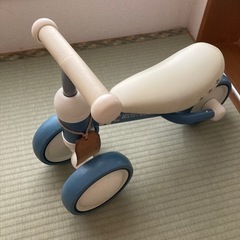 ディズニーides三輪車　キックバイク