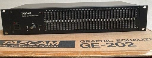 GRAPHIC EQUALIZER TASCAM GE-202 未使用品 価格応談可