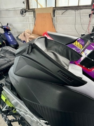 ARCTIC CAT トンネルバック　スノーモービル