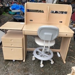 早いもの勝ち‼︎机、椅子、棚、全部で2500円