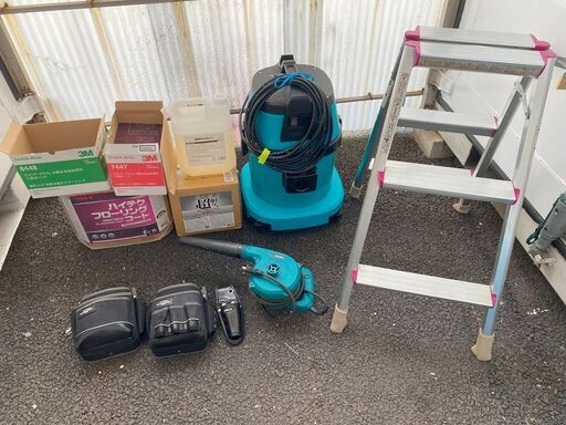 中古　ハウスクリーニングの道具一式　フロアポリッシャー　ウエットバキューム　高圧洗浄機　コードレス高圧洗浄機　掃除機2台　洗剤　その他掃除用具など