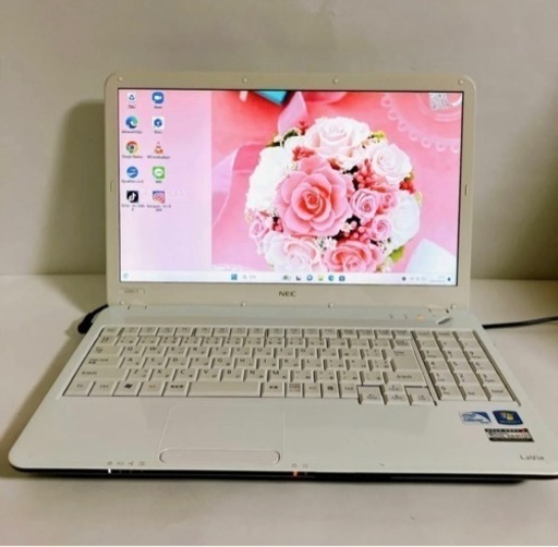 人気のホワイト　すぐに使える ノートPC ＤＶＤもＯＫ LaVie