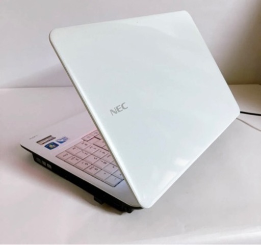 人気のホワイト　すぐに使える ノートPC ＤＶＤもＯＫ LaVie 人気のホワイト すぐに使える ノートPC DVDもOK LaVie nec