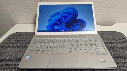 商談中◇富士通 i5☆7世代☆SSD搭載☆かわいいピンクの持ち運びサイズのノートです