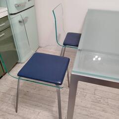 ガラステーブル(calligaris)とアクリルチェア(AIDEC)4脚セット