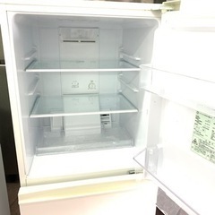 北九州市内配送可能　保証付き AQUA アクア AQR-16D(W) [冷蔵庫（157L・右開き） 2ドア ミルク]