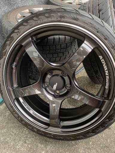 車のパーツ タイヤ、ホイール