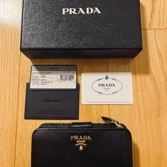 PRADA プラダ　財布　二つ折り財布　