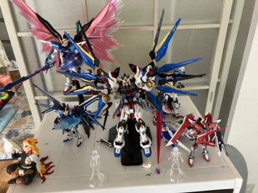 組み立て済みガンプラ
