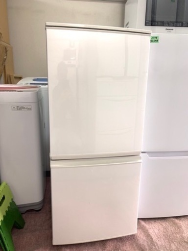 北九州市内配送無料　保証付き　シャープ 冷蔵庫 つけかえどっちもドアタイプ 137L ホワイト SJ-D14B-W