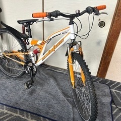 26インチ、マウンテンバイク、SHIMANO18段変速、Wサスペ...