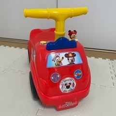 ディズニー足蹴り消防自動車