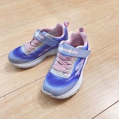 ほぼ未使用　Skechersキッズシューズ 17cm 