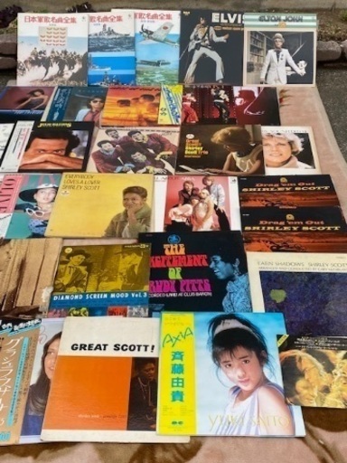 ◎お値下げしました‼️ 【断捨離中】 早い者勝ち‼️ レコード LP EP 300枚以上ELVIS PRESLEY エルビスプレスリー帯付エルトン・ジョン軍歌斉藤由貴邦楽洋楽 アーティストジャンル様々 中古 現状品 当時物 コレクター所蔵品
