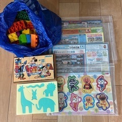 子供用品おもちゃ パズル4つ　大きいブロック他