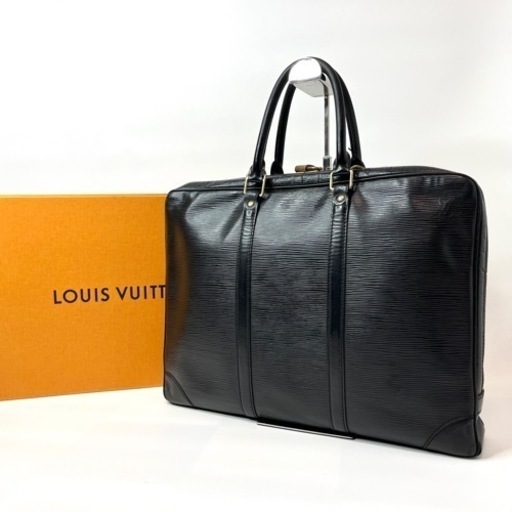 LOUIS VUITTON ルイヴィトン ポルトドキュマン ヴォワヤージュ  黒